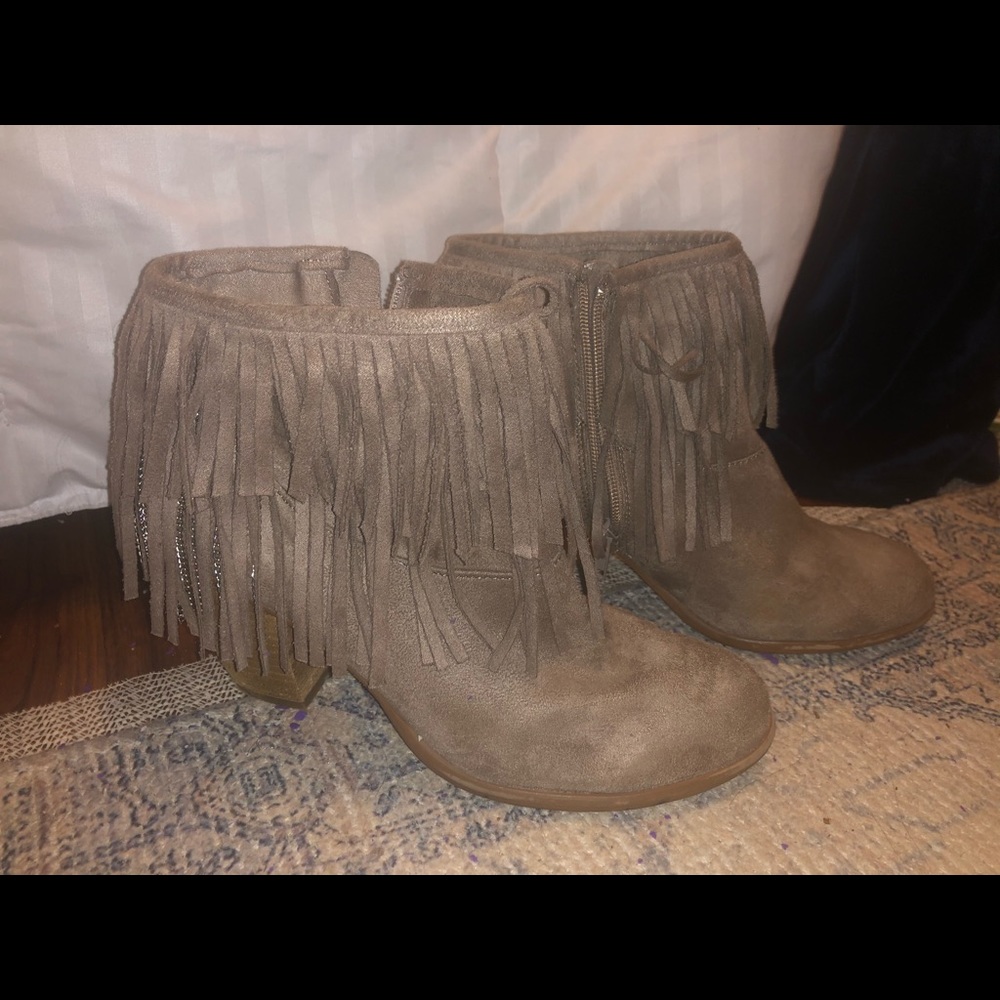 Super cute fringe booties